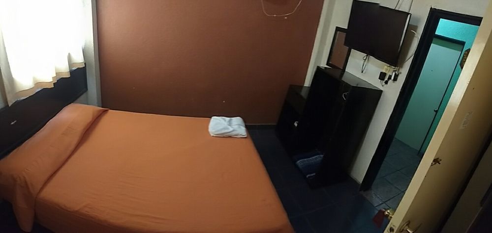 Hotel Plaza Aleman León Eksteriør bilde