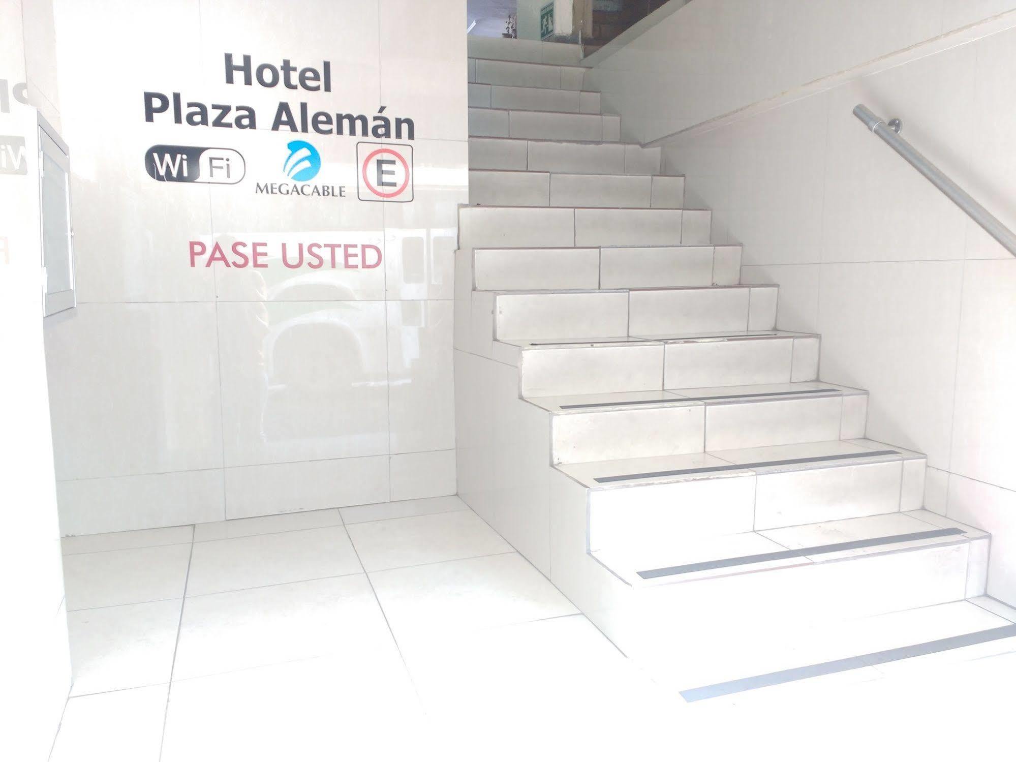 Hotel Plaza Aleman León Eksteriør bilde