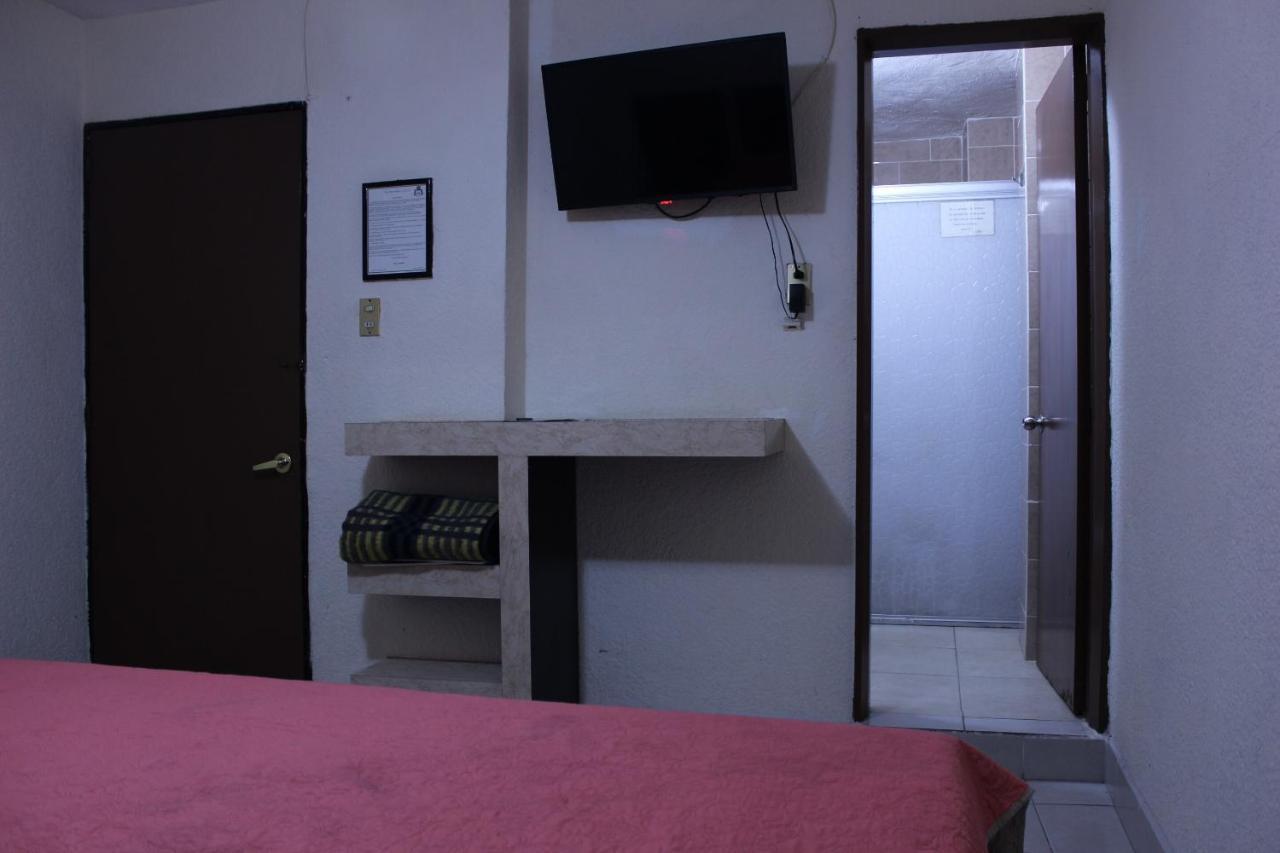 Hotel Plaza Aleman León Eksteriør bilde