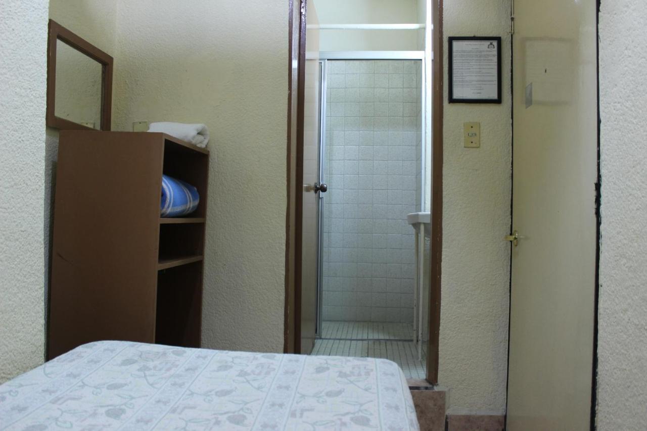 Hotel Plaza Aleman León Eksteriør bilde