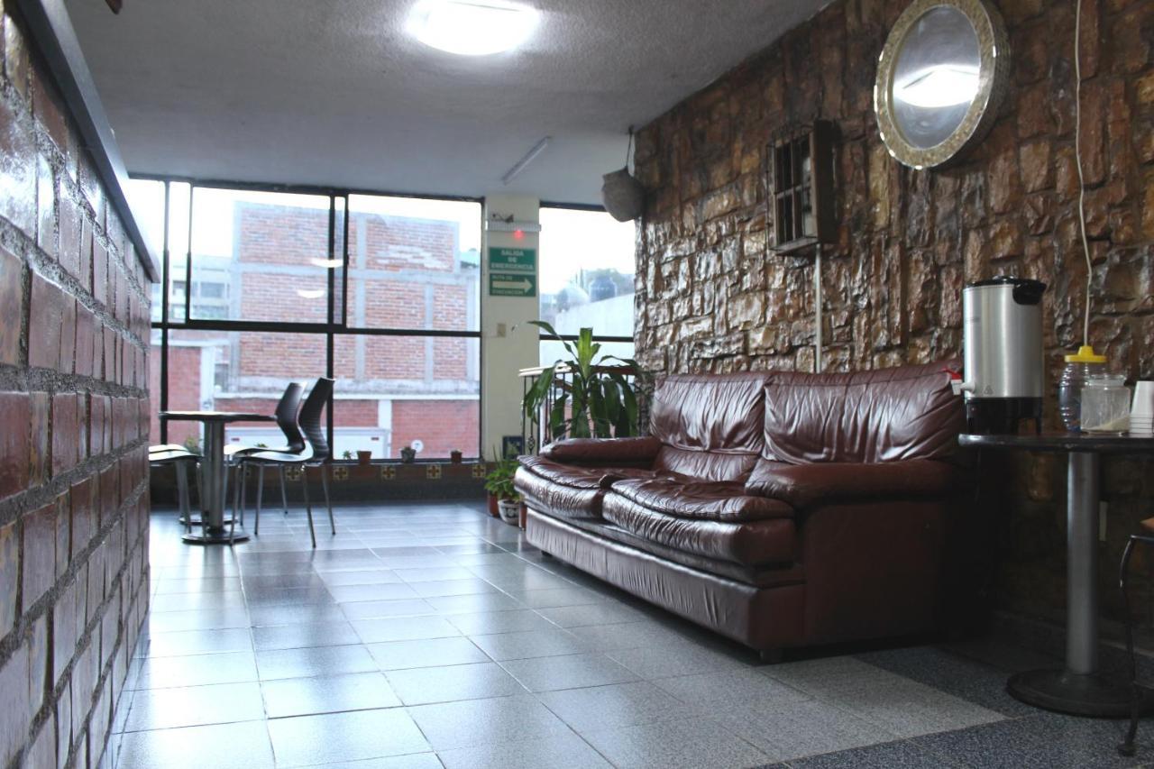 Hotel Plaza Aleman León Eksteriør bilde